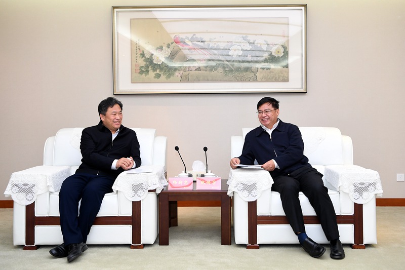 市委常委、宣传部部长杨新忠拜访新华报业传媒集团